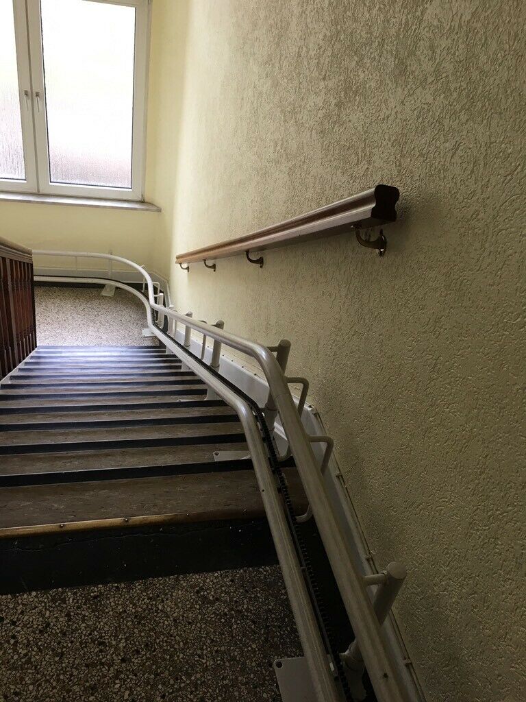 Treppenlifte für Menschen mit Behinderung